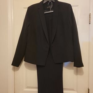 Pant suit